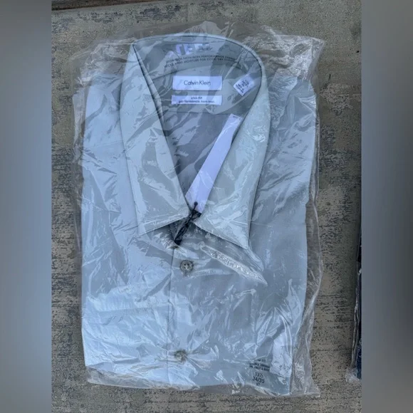 Calvin Klein Steel Slim-Fit Performance Non-Iron Dress Shirt Buddle - Size:  XL - www.jkreigsman.com